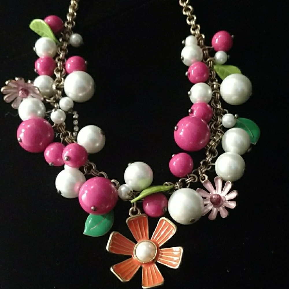 🌼Beautiful Betsey Johnson Necklace